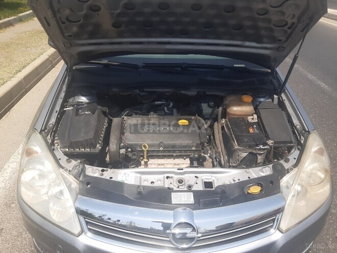 Opel Astra 2008, 300,000 km - 1.6 л - Astara