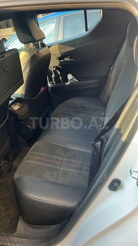 Toyota C-HR 2022, 9,800 km - 1.2 l - Bakı