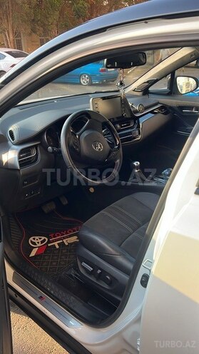 Toyota C-HR 2022, 9,800 km - 1.2 l - Bakı