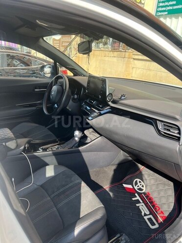 Toyota C-HR 2022, 9,800 km - 1.2 l - Bakı
