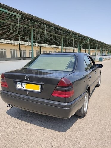 Mercedes C 220 1995, 300,000 km - 2.2 l - Neftçala