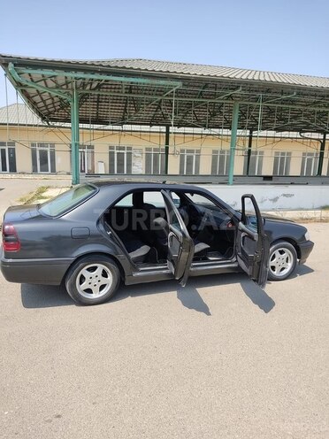 Mercedes C 220 1995, 300,000 km - 2.2 l - Neftçala