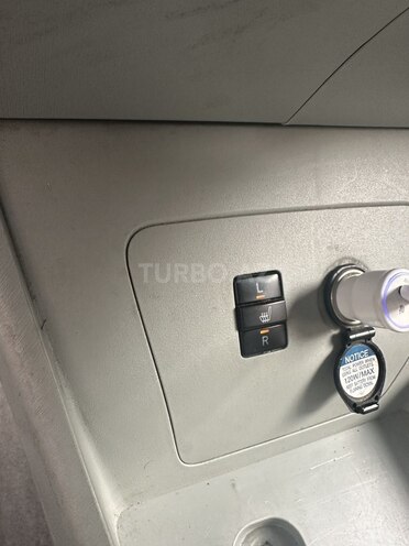 Toyota Prius 2010, 300,000 km - 1.8 л - Bakı