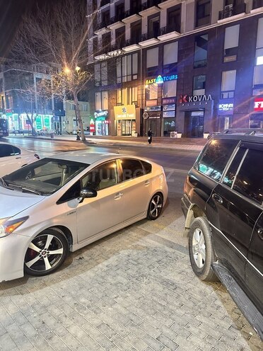 Toyota Prius 2010, 300,000 km - 1.8 л - Bakı
