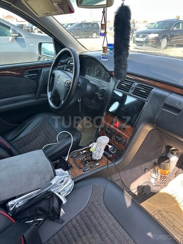 Mercedes E 220 1998, 700,000 km - 2.2 l - Bakı