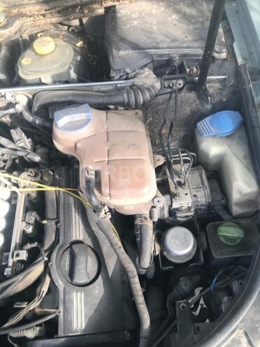 Audi A4 2002, 30,000 km - 2.4 l - Bakı