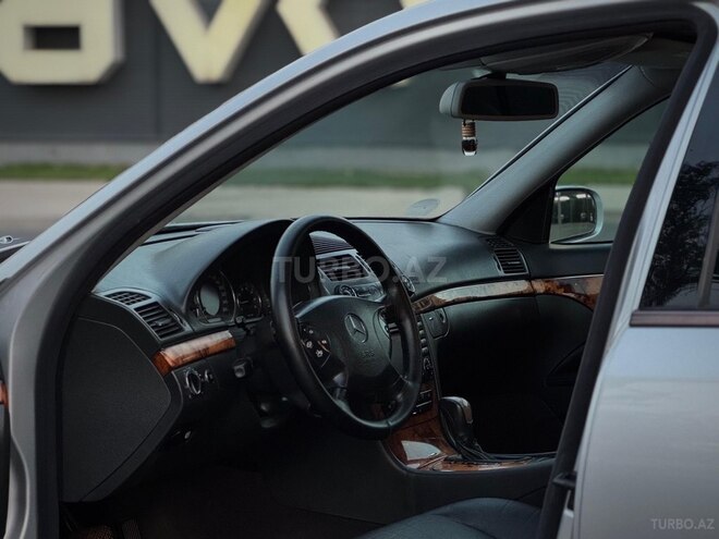 Mercedes E 320 2005, 276,000 km - 3.2 l - Bakı