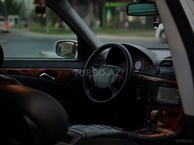 Mercedes E 320 2005, 276,000 km - 3.2 l - Bakı