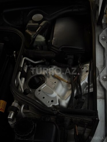 Mercedes E 320 2005, 276,000 km - 3.2 l - Bakı