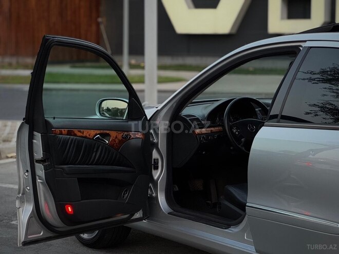 Mercedes E 320 2005, 276,000 km - 3.2 l - Bakı