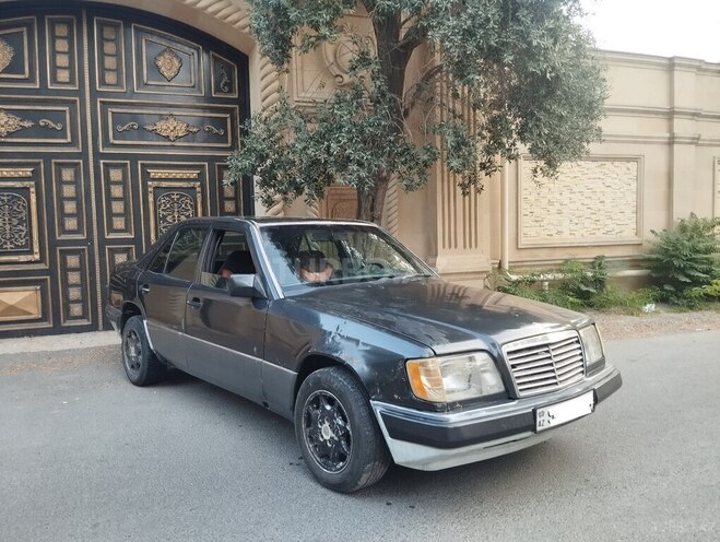 Mercedes E 220 1994, 315,000 km - 2.2 л - Bakı