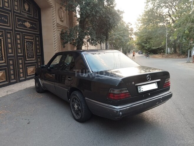 Mercedes E 220 1994, 315,000 km - 2.2 л - Bakı