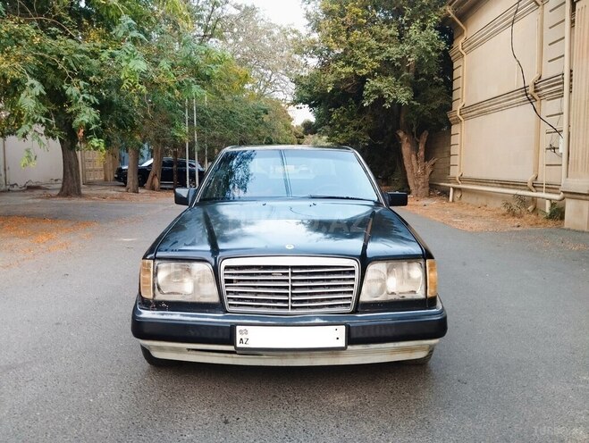 Mercedes E 220 1994, 315,000 km - 2.2 л - Bakı