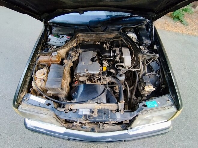 Mercedes E 220 1994, 315,000 km - 2.2 л - Bakı