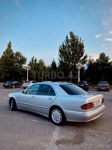Mercedes E 240 2001, 333,241 km - 2.6 l - Gəncə