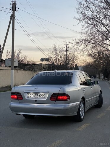 Mercedes E 240 2001, 333,241 km - 2.6 l - Gəncə