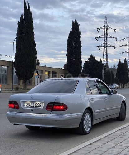 Mercedes E 240 2001, 333,241 km - 2.6 l - Gəncə