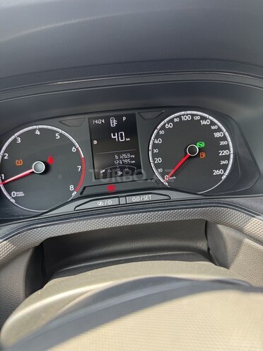 Volkswagen Polo 2020, 124,000 km - 1.6 л - Bakı
