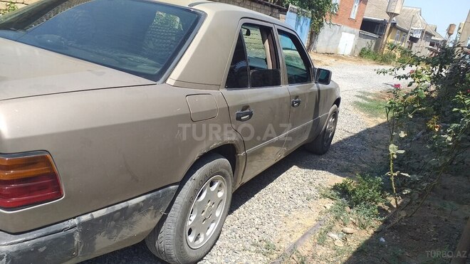 Mercedes E 250 1993, 631,360 km - 2.5 л - Cəlilabad