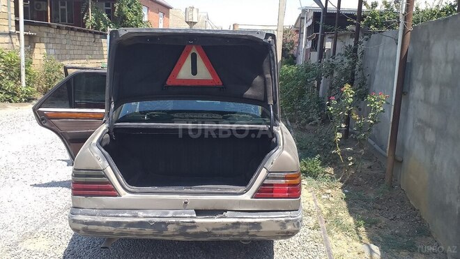 Mercedes E 250 1993, 631,360 km - 2.5 л - Cəlilabad