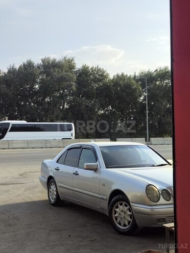Mercedes E 200 1999, 636,000 km - 2.0 л - Ağdaş