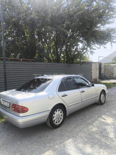Mercedes E 200 1999, 636,000 km - 2.0 л - Ağdaş