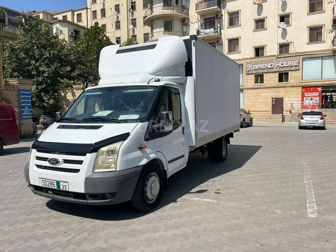 Ford Transit-2