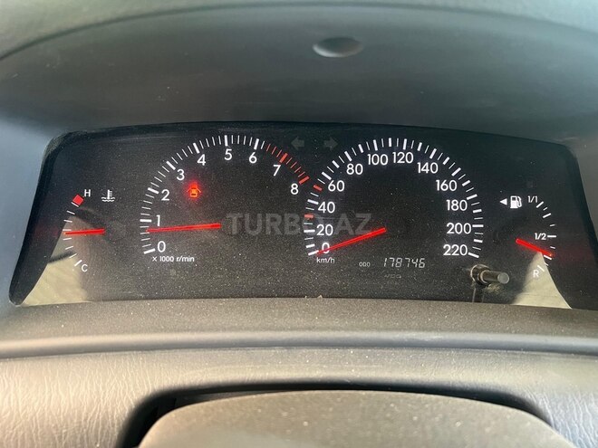 Toyota Corolla 2004, 178,746 km - 1.4 l - Bakı