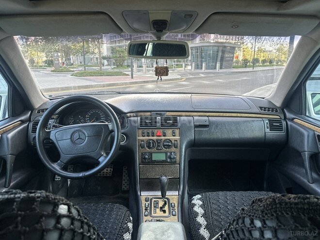 Mercedes E 280 1998, 490,000 km - 2.8 l - Bakı