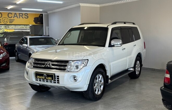 Mitsubishi Pajero 2010, 207,000 km - 3.5 л - Bakı