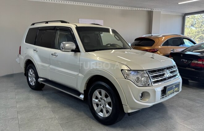 Mitsubishi Pajero 2010, 207,000 km - 3.5 л - Bakı