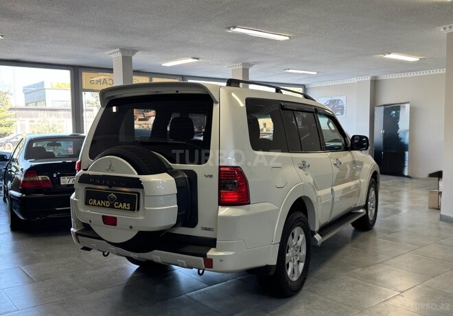 Mitsubishi Pajero 2010, 207,000 km - 3.5 л - Bakı