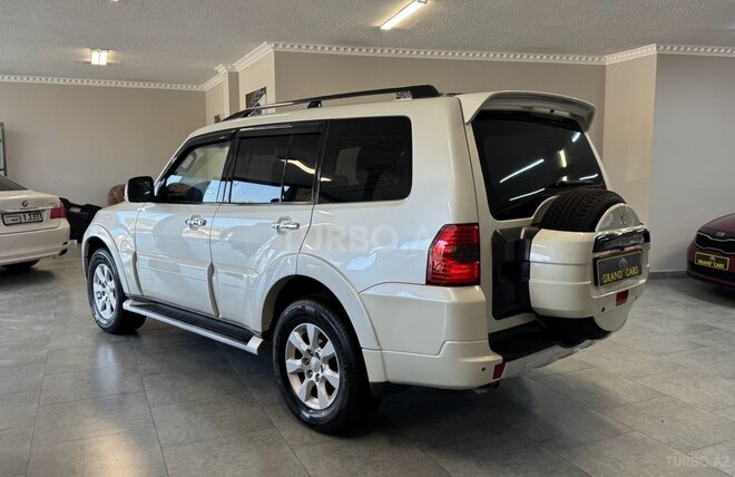 Mitsubishi Pajero 2010, 207,000 km - 3.5 л - Bakı