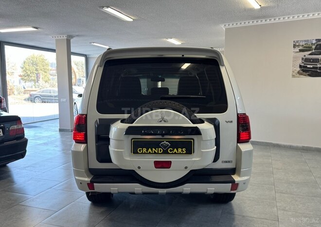 Mitsubishi Pajero 2010, 207,000 km - 3.5 л - Bakı