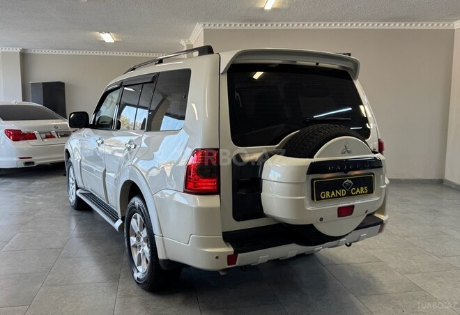 Mitsubishi Pajero 2010, 207,000 km - 3.5 л - Bakı