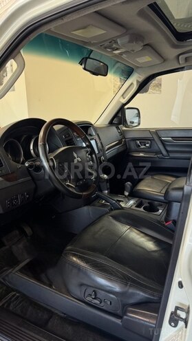 Mitsubishi Pajero 2010, 207,000 km - 3.5 л - Bakı