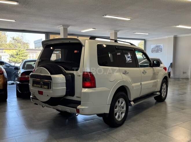 Mitsubishi Pajero 2010, 207,000 km - 3.5 л - Bakı