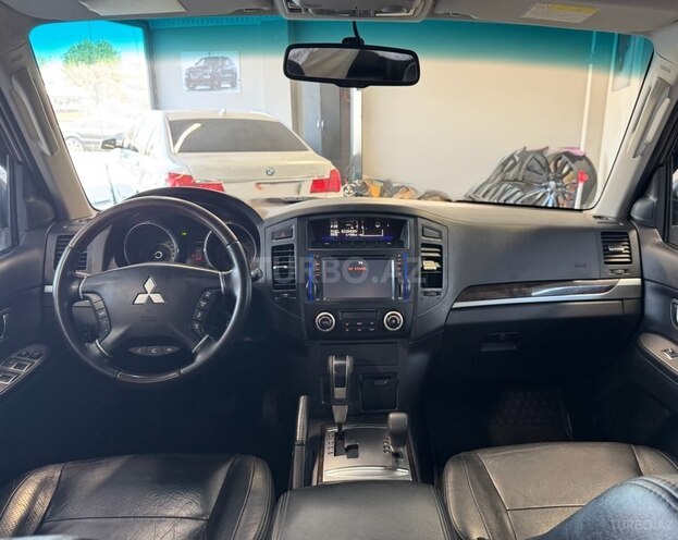 Mitsubishi Pajero 2010, 207,000 km - 3.5 л - Bakı