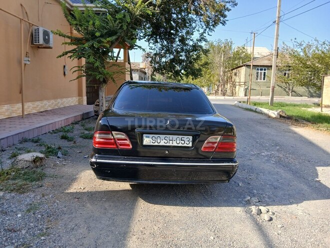 Mercedes E 220 2000, 333,333 km - 2.2 l - Yevlax