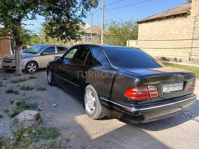 Mercedes E 220 2000, 333,333 km - 2.2 l - Yevlax