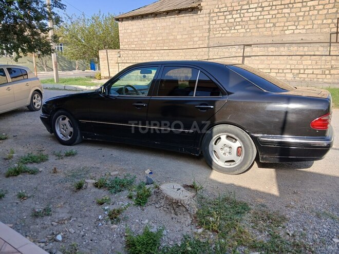 Mercedes E 220 2000, 333,333 km - 2.2 l - Yevlax