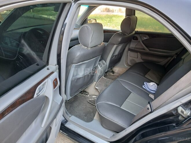Mercedes E 220 2000, 333,333 km - 2.2 l - Yevlax