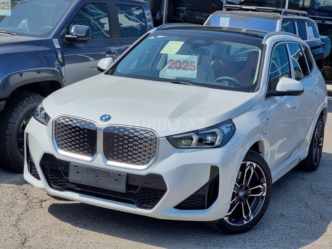 BMW iX1-5