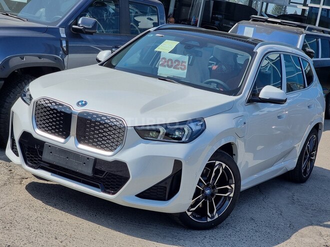 BMW iX1-6