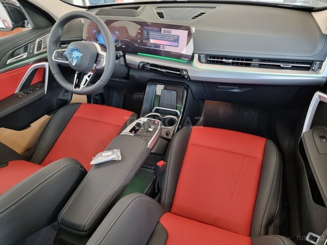 BMW iX1-23