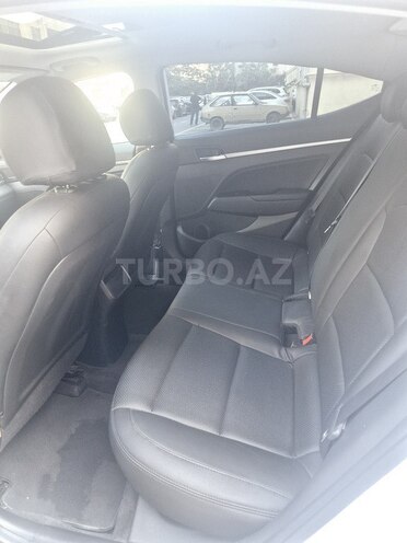Hyundai Elantra 2020, 123,200 km - 2.0 л - Bakı