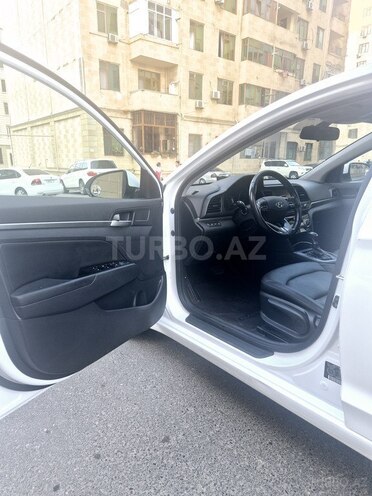Hyundai Elantra 2020, 123,200 km - 2.0 л - Bakı