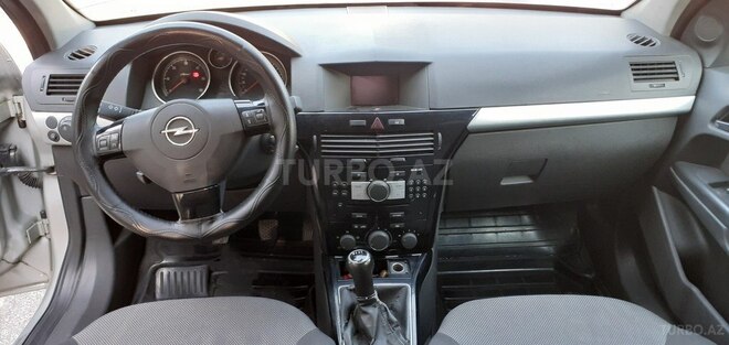 Opel Astra 2010, 235,000 km - 1.7 l - Bakı