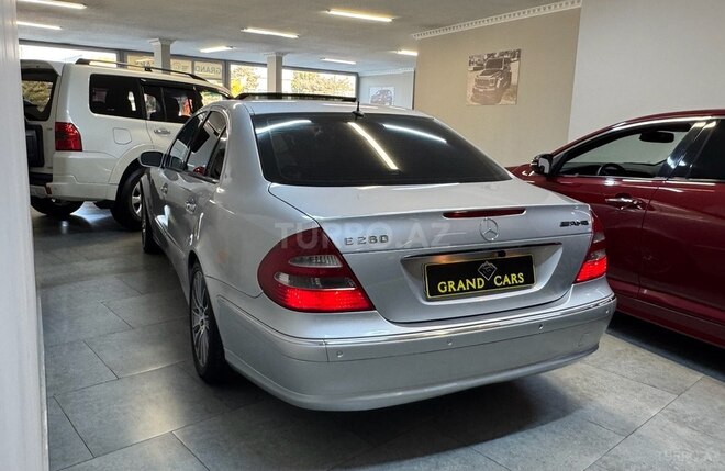 Mercedes E 260 2006, 270,000 km - 2.6 l - Bakı