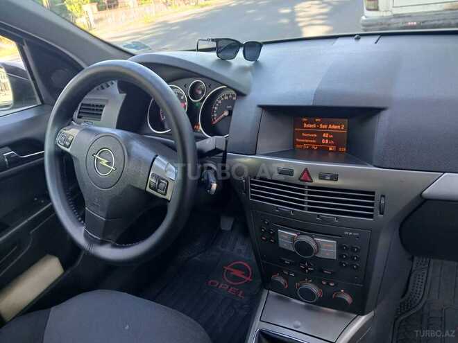 Opel Astra 2005, 236,000 km - 1.6 l - Qax